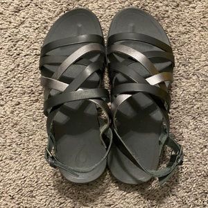 Brand new olukai sandals